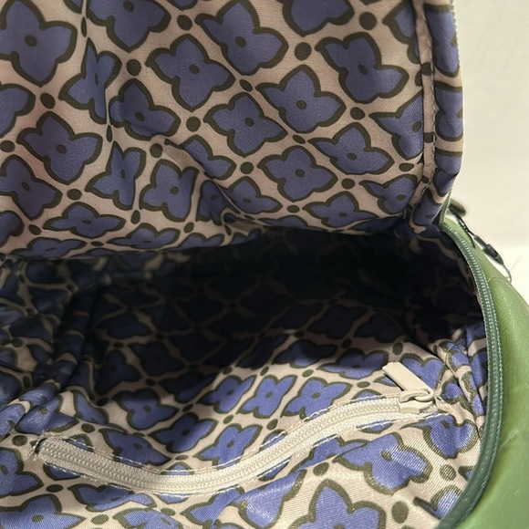 NWT Vera Bradley Essential Sling Crossbady Backpack with Front Pocket. - Picture 6 of 9